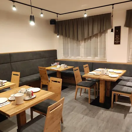 فندق مبيت وإفطار Fruehstueckspension Auer - Haus Kargl 3*